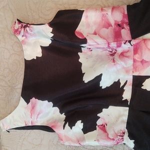 Super pretty size 4 Dressbarn dress, worn once